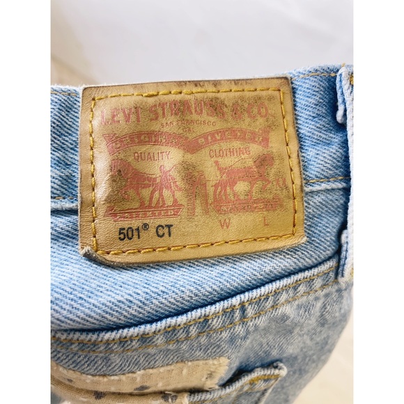 Levi’s Distressed Floral Patched 501 Jeans 27x32 - Picture 6 of 7